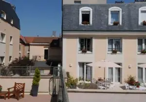 Photo de Maison De Famille La Roseraie