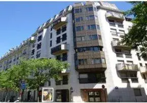 Photo principale de Résidence Les Hespérides Courcelles-Wagram - Résidence Services Seniors