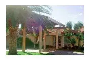 Photo principale de Maison De Retraite Les Lauriers Roses - Maison de retraite / EHPAD