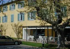 Photo principale de Residence Les Platanes - Maison de retraite / EHPAD