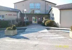 Photo de Residence Les Jardins D'Helvie - Résidence Services Seniors
