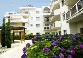 Photo de Résidence Les Hespérides de la Plage - Résidence Services Seniors