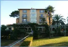 Photo de EHPAD La Maison du Côteau - Maison de retraite / EHPAD