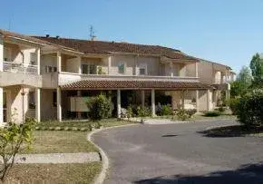 Photo de Residence Le Clos Des Tours - Maison de retraite / EHPAD