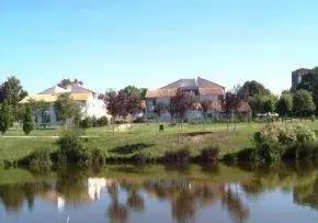 Photo de Foyer Logement Du Logis De Vaux - Résidence Services Seniors