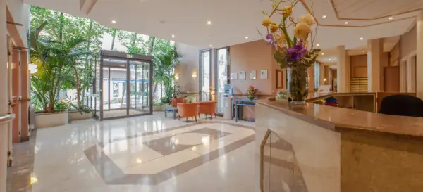 Photo de Résidence Jardins Mirabeau - Résidence Services Seniors