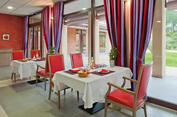 Photo de Korian Domaine De Collongue - Maison de retraite / EHPAD