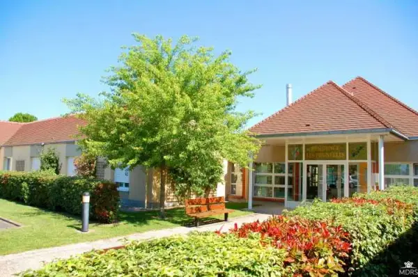 Photo de Residence Les Prunelles - Résidence Services Seniors