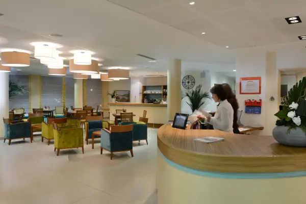 Photo de Résidence Domitys Les Côteaux de l'Esterel - Résidence Services Seniors
