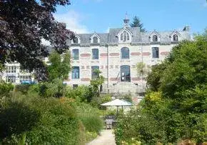 Photo de Ehpad Mont Le Roux - Maison de retraite / EHPAD