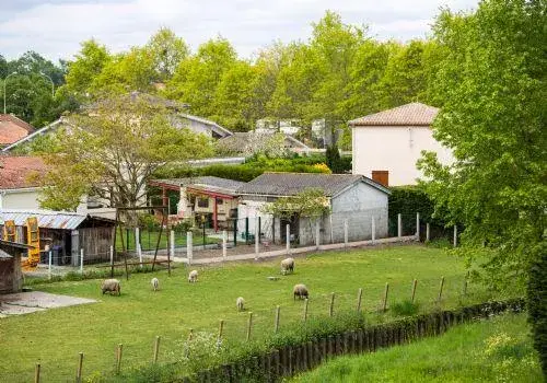 Photo de Centre Alzheimer Les Parenteles De Merignac - Maison de retraite / EHPAD