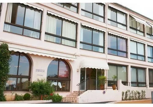 Residence Retraite Pre Du Lac - Maison de retraite / EHPAD à Châteauneuf-Grasse