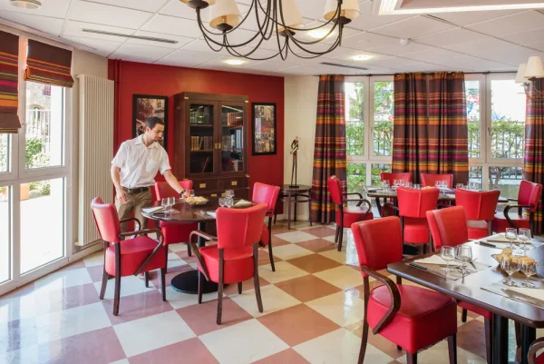 Korian Mandoline - Maison de retraite / EHPAD à Chatou