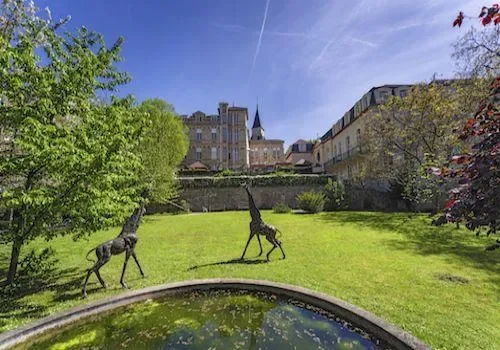 Residence Repotel Issy Les Moulineaux - Maison de retraite / EHPAD à Issy-les-Moulineaux