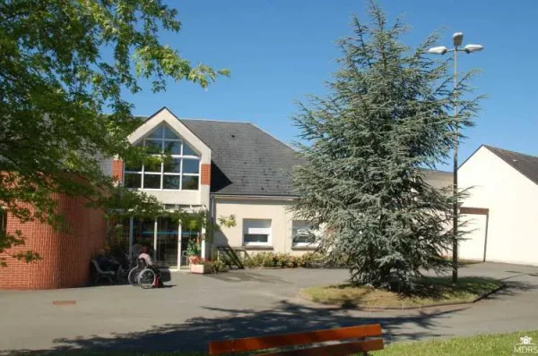 Maison De Retraite Les Pinelles - Maison de retraite / EHPAD à Saint-Denis-en-Val