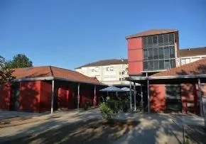 Residence Du Puy Chat - Maison de retraite / EHPAD à Châteauneuf-la-Forêt