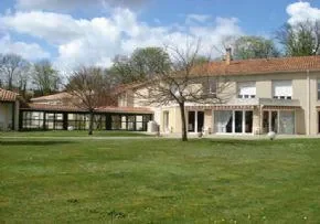 EHPAD L'Abbaye - Maison de retraite / EHPAD à Saint-Amant-de-Boixe