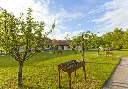 Maison De Retraite L'Eclaircie - Maison de retraite / EHPAD à Équevillon