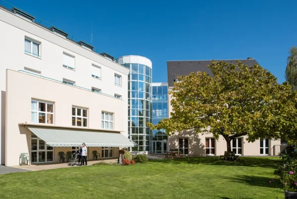 Korian Le Castelli - Maison de retraite / EHPAD à L'Huisserie