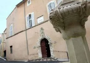 Residence Crillon - Résidence Services Seniors à Pernes-les-Fontaines