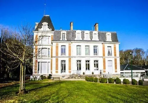 Chateau De La Manderie - Maison de retraite / EHPAD à Ouzouer-des-Champs