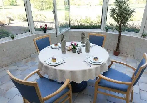 Le Manoir De La Pommeraie - Maison de retraite / EHPAD à La Chapelle-sur-Oreuse