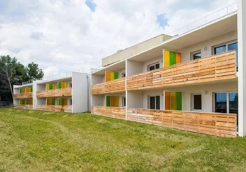 Korian Les Restanques Residence Services - Résidence Services Seniors à Saint-Mitre-les-Remparts