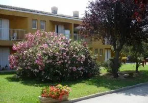 Ehpad Le Grand Pre - Maison de retraite / EHPAD à Sénas