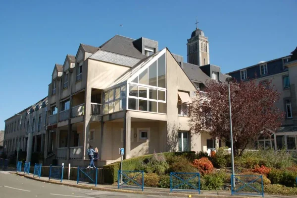 Residence Du Rocher Fleuri - Maison de retraite / EHPAD à Laval