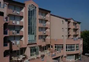 Foyer Residence Personnes Agees - Résidence Services Seniors à Montbrison