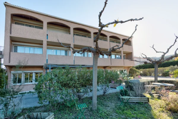 EHPAD Les Jardins de Valtrède - Maison de retraite / EHPAD à Châteauneuf-les-Martigues