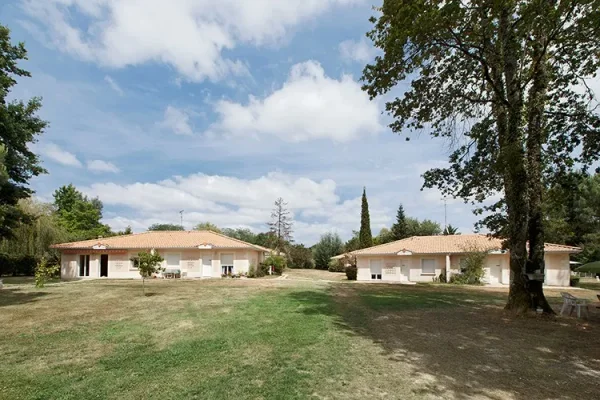 Residence Des Bois De Landecotte - Maison de retraite / EHPAD à La Lande-de-Fronsac