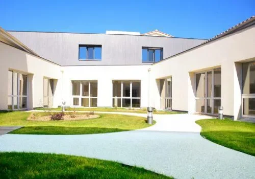 Residence Du Tertre - Maison de retraite / EHPAD à Fronsac