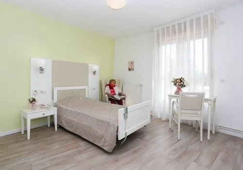 Residence Retraite Du Lac De St Pryve - Maison de retraite / EHPAD à Saint-Pryvé-Saint-Mesmin