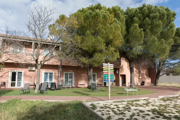 EHPAD Les Châteaux de Provence - Maison de retraite / EHPAD à Châteauneuf-de-Gadagne