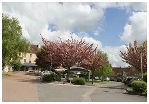 Centre De Long Sejour De St Pierre Le Moutier - Maison de retraite / EHPAD à Saint-Pierre-le-Moûtier