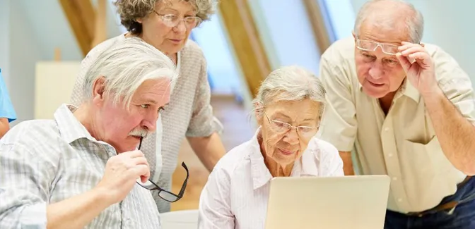 Démence sénile : définition, symptômes, stades et accompagnement