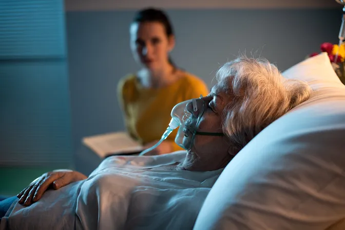 Accompagner une personne en fin de vie : qu’est-ce que l’AJAP