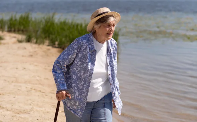 L’aide financière qui permet aux personnes âgées fragilisées de partir en vacances cette année