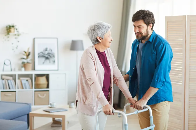 Comment vivre à domicile avec un proche atteint d’Alzheimer ?