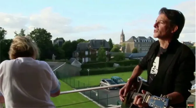 Nouveau clip « Marathon de la Vie » de Laurent Piquot : l’hommage aux soignants en EHPAD. [Interview]