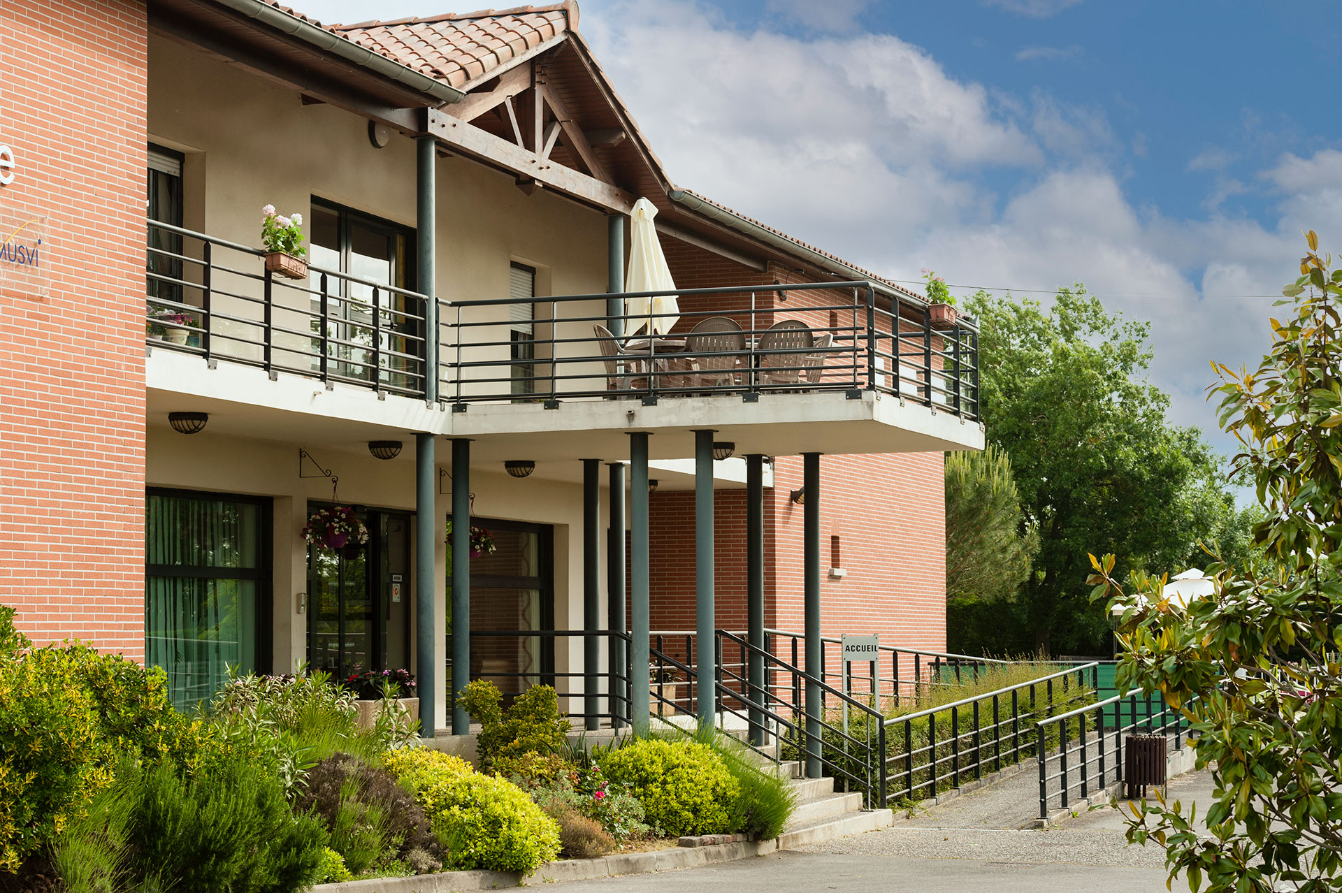 Maison De Retraite Saint Jean Du Falga Ehpad Résidence La Joie de Vivre - Saint-lys : Maison de retraite | Booking  Seniors